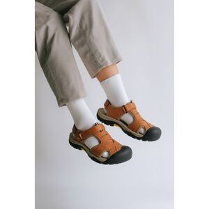 Fashion Men’s Closed toe Sandals Sz 44(11) NWOT